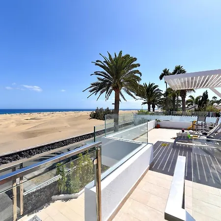 Beachfront Del Ingles Exclusive Breathtaking Views Over The Sea And Dunes Private Heated Pool Terrace Bbq 200 M To, Villa Las Palmas de Gran Canaria