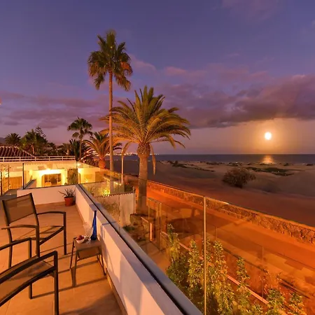 Beachfront Del Ingles Exclusive Breathtaking Views Over The Sea And Dunes Private Heated Pool Terrace Bbq 200 M To, Villa Las Palmas de Gran Canaria